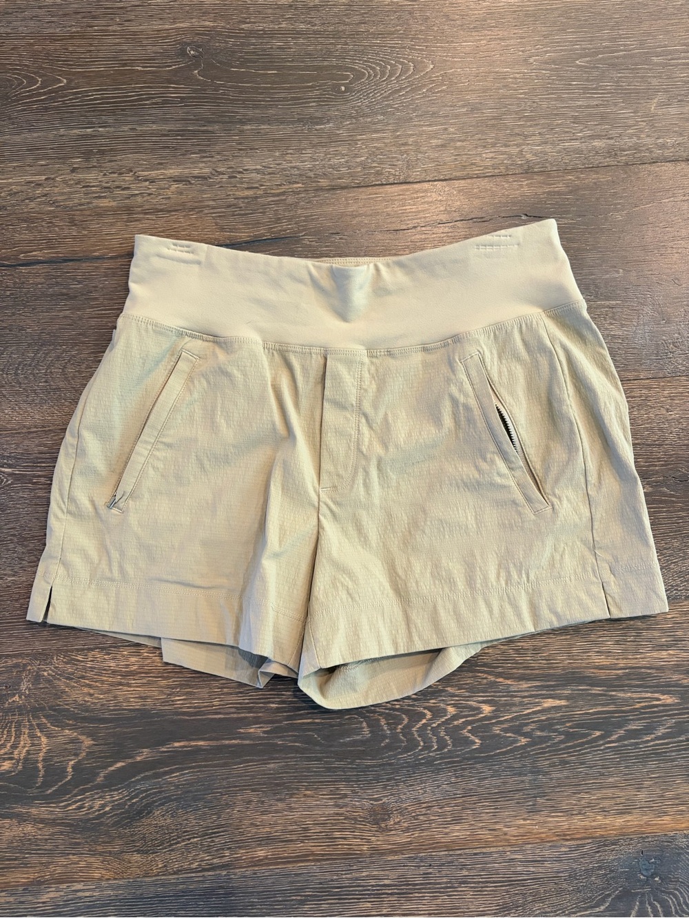 Athleta Trekkie North Shorts in Beige